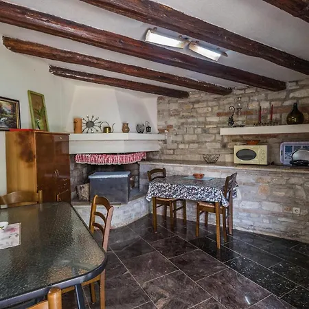 Holiday home Stunning In Vodnjan With Kitchen *